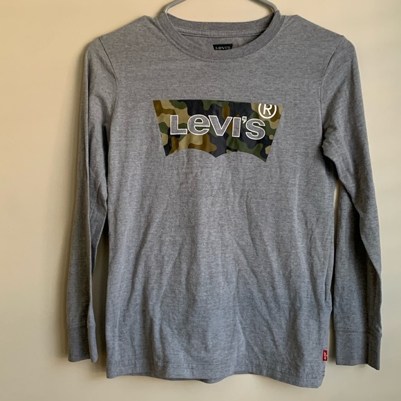 Levi's long sleeve graphic tee size medium (10/12) gray with camo print - Picture 1 of 3